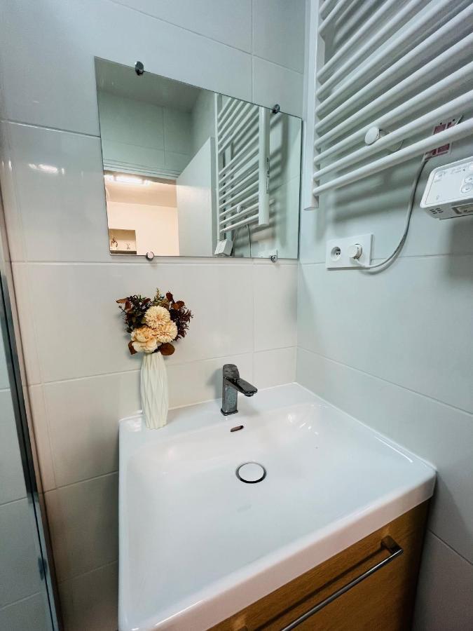 Dream Dwell Paris-Two Bedrooms Apart Near Gare Du Nord Exterior foto